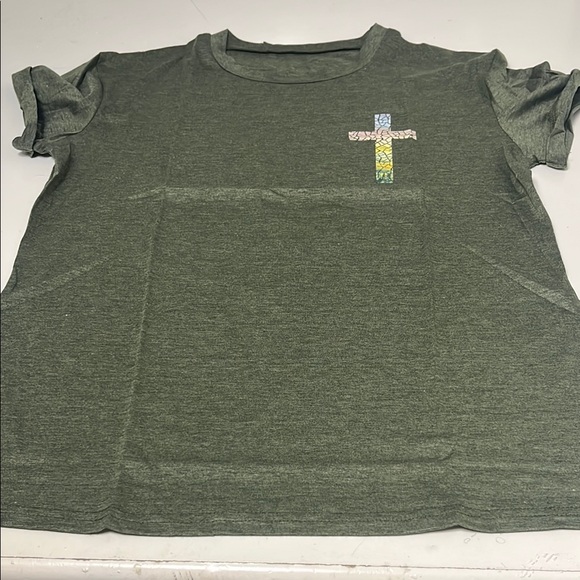 Amazon Green Medium Graphic T-Shirt with Cross Design God Broken Pieces - Picture 1 of 5